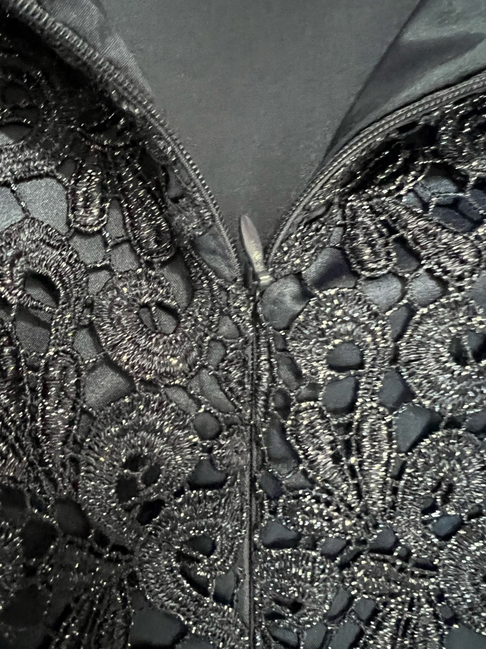 Adrianna Papell Live From The Red Carpet Navy Metallic Lace Dress 6⁠ - Picture 7 of 10